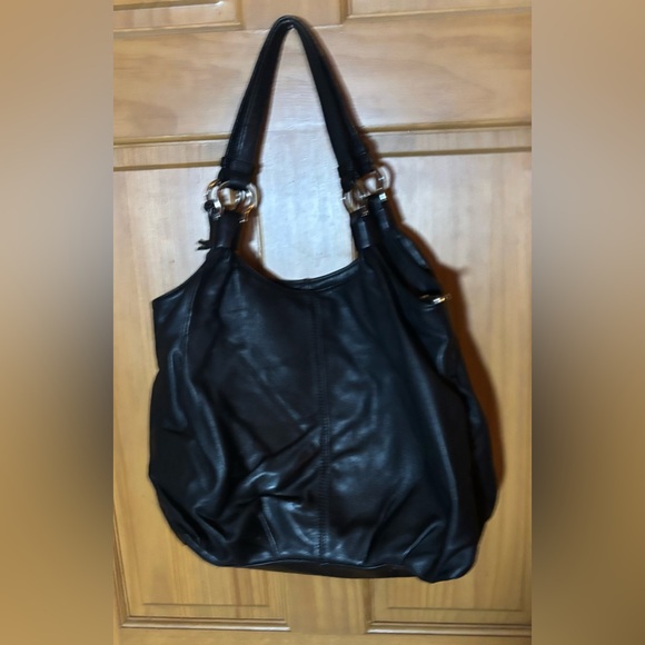 Cole Haan Black Leather Hobo Shoulder Bag w/ Logo Charm Large Slouchy Roomy Soft - Picture 3 of 15